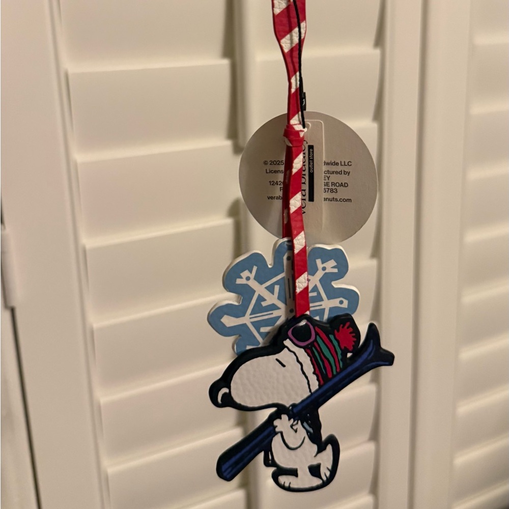 Vera Bradley Peanuts Snoopy Bag Charm
PATTERN: Ski Jump Snoopy Winter Sky